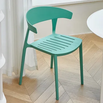 Скандинавский пластиковый обеденный стул Особенность Дизайна кухни Современный обеденный стул на открытом воздухе Эргономичная мебель для дома Sandalye в гостиной