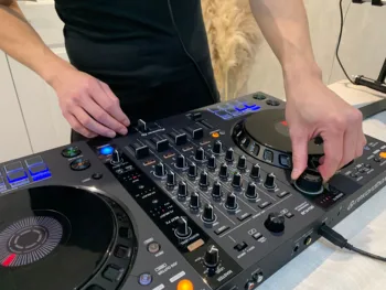 СКИДКА НА ЛЕТНЮЮ РАСПРОДАЖУ 2022 Pioneer DJ DDJ-FLX6 с 4-дековым рекордбоксом и DJ-контроллером Serato